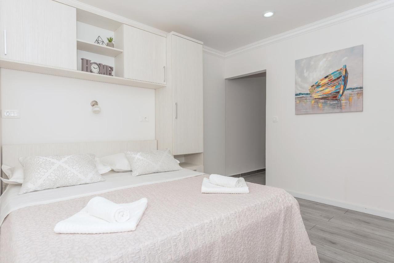 Apartments Petrusic マカルスカ エクステリア 写真