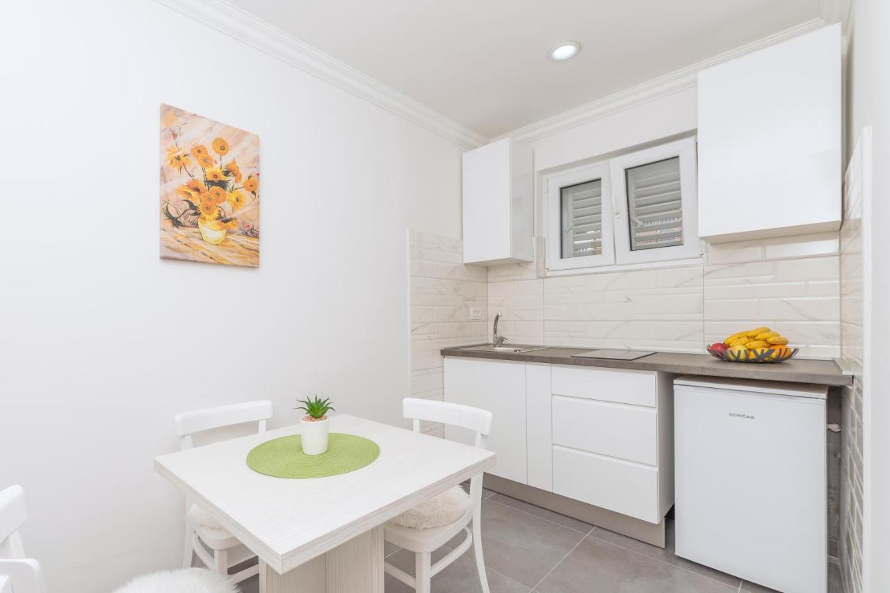 Apartments Petrusic マカルスカ エクステリア 写真